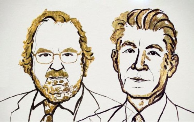 Джеймс Елисън (James P. Allison), вляво и Тасуку Хондзо (Tasuku Honjo), вдясно с Нобелова награда за физиология и медицина. The Nobel Prize/Twitter 