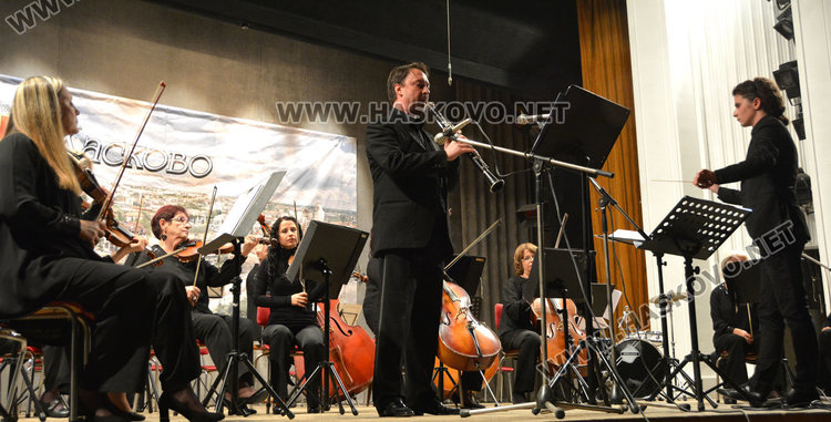 Три оркестъра и двама виртуози на бис в читалище „Заря“