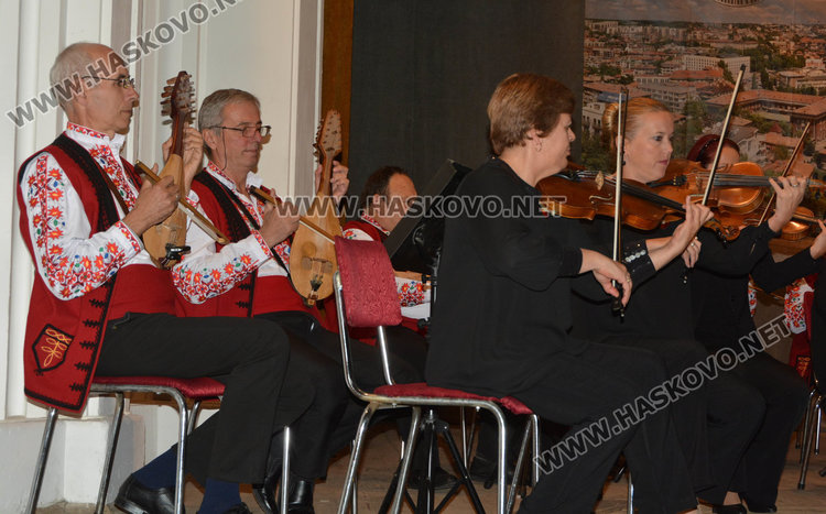 Три оркестъра и двама виртуози на бис в читалище „Заря“