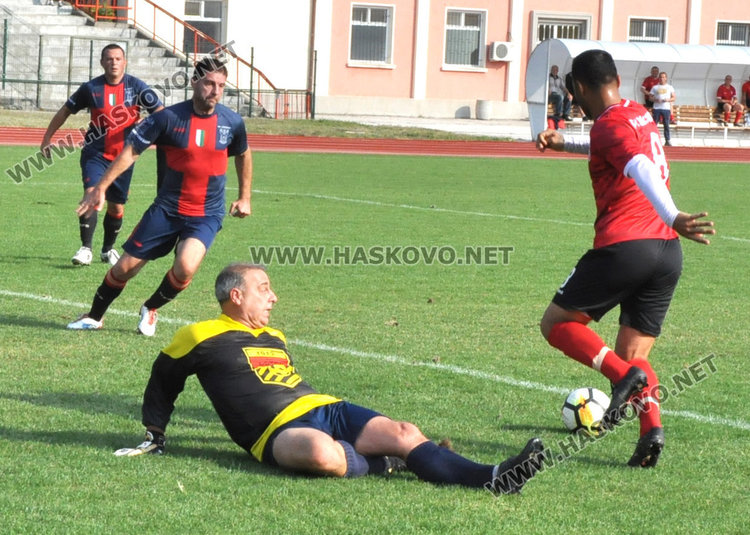 ФК „Хасково 1957“ областен шампион при ветераните, Бабангида с хеттрик