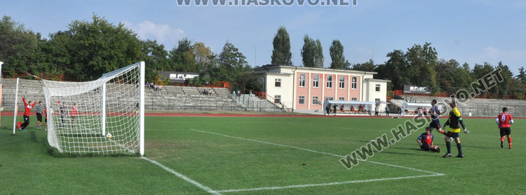 ФК „Хасково 1957“ областен шампион при ветераните, Бабангида с хеттрик