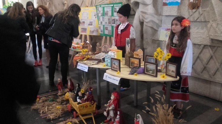 Близо 9000 ученици от 1 до 12 клас в Кърджалийско са участвали в дейностите по проект „Твоят час“