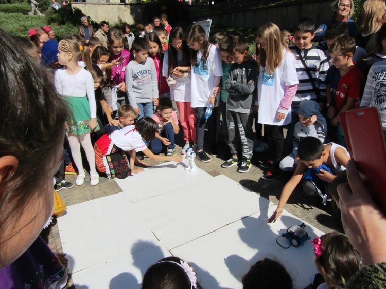 Десетки деца от Смолян и областта се включиха на финала на проекта "Твоят час"