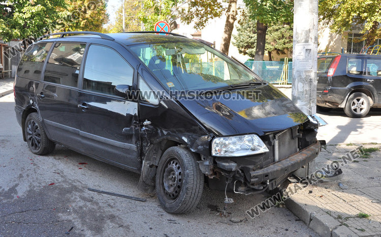 Хванаха 23-годишния водач на Астрата, пратил Шарана в стълба и избягал