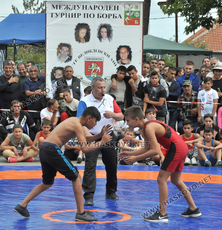 Димитринка Сергеева и Георги Димитров нарамиха агне и теле от борбите в Симеоновград