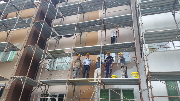 Бумът на строително-ремонтните работи в Кърджали предизвика глад на работници