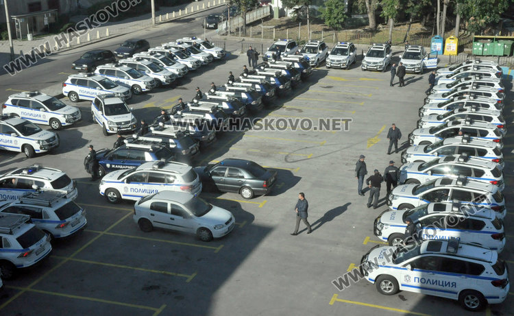 Полицията и Жандармерията в Хасково получиха 53 нови коли