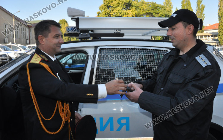 Полицията и Жандармерията в Хасково получиха 53 нови коли
