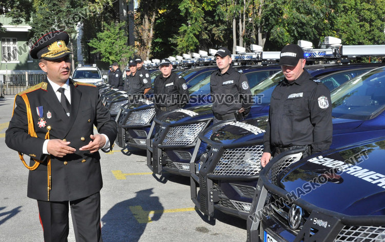 Полицията и Жандармерията в Хасково получиха 53 нови коли