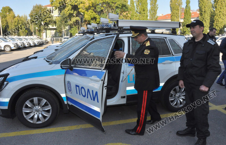 Полицията и Жандармерията в Хасково получиха 53 нови коли