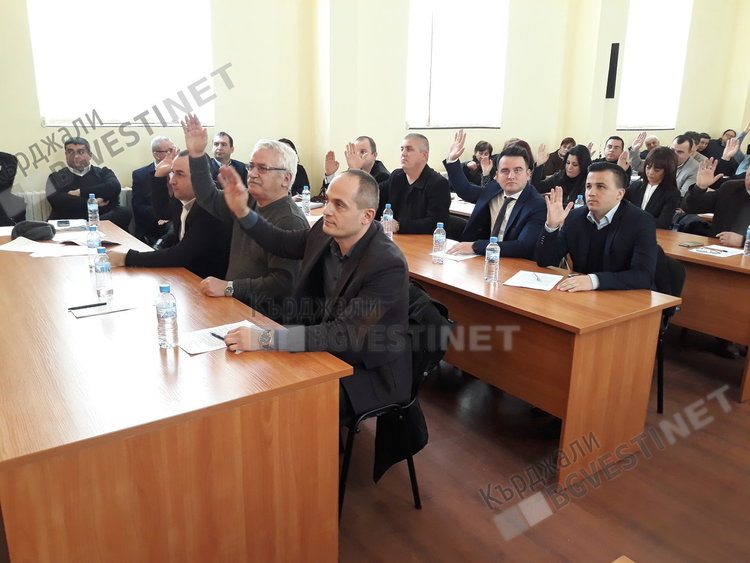 ДПС-Кърджали: Предпразничното разделение е патент на ГЕРБ!