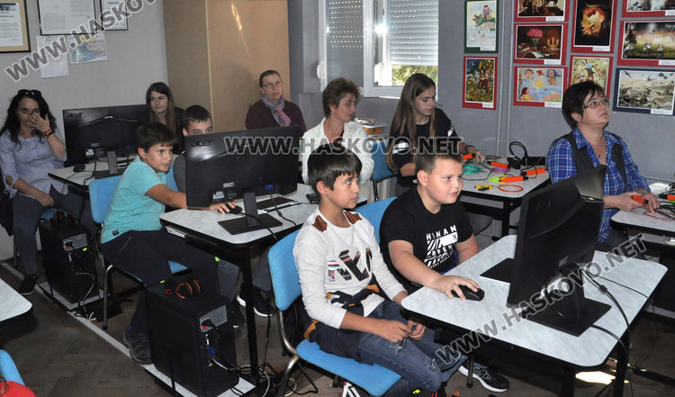 Четири хасковлийчета програмират демонстрационно в Брюксел