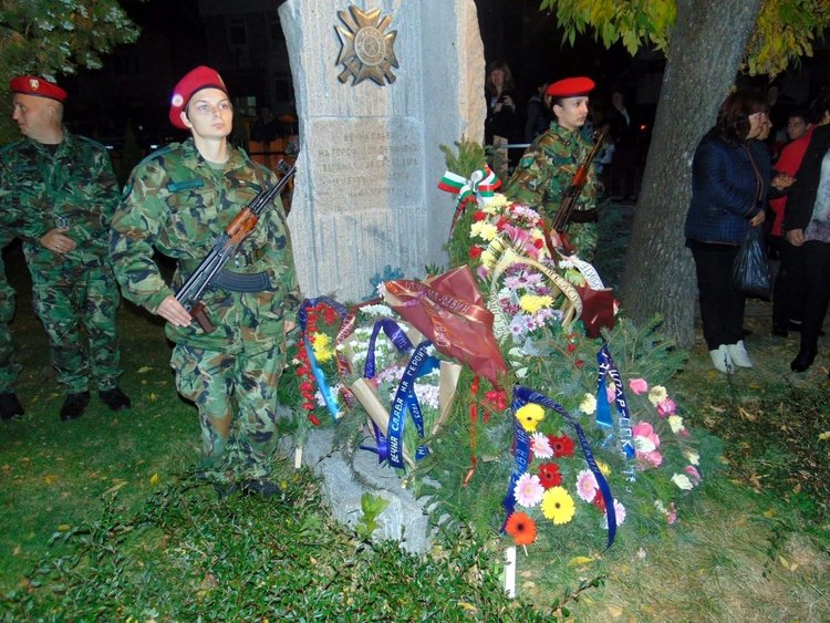 С тържествена заря - проверка Девин отбеляза 106 години Свобода