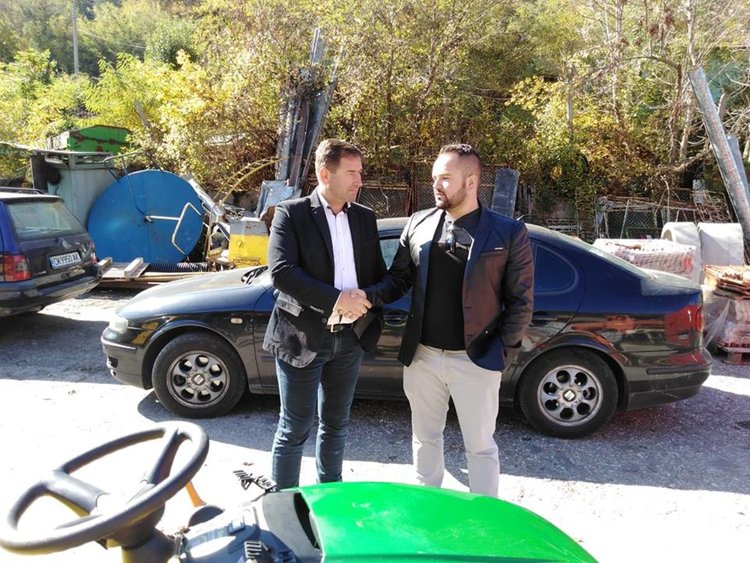 Младият родопчанин е решил да остане в родния Мадан и да не напуска отново родината