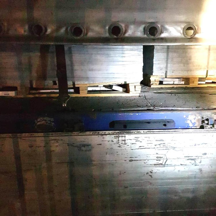 Замразена риба крие 38 хил.незаконни цигари