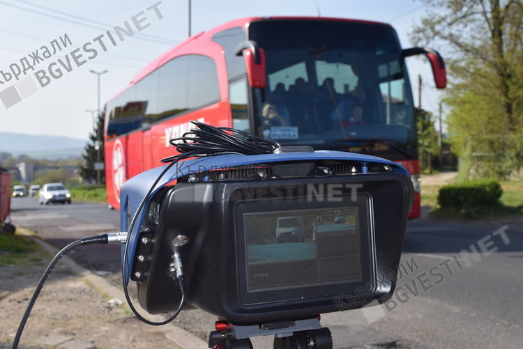 9 наказани шофьори в Джебелско, пенсионер-мотопедист кара мъртво пиян в Кърджали 