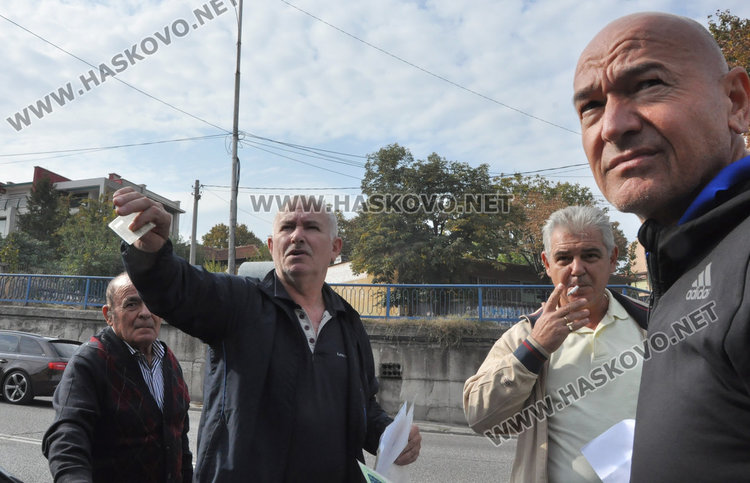 Верижна катастрофа на Кърджалийска: 3 коли се нанизаха една в друга