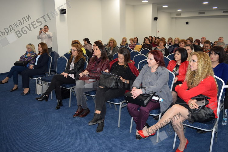 Имаме Национална програма за профилактика на оралните заболявания за децата без аналог в ЕС, представят я в Кърджали