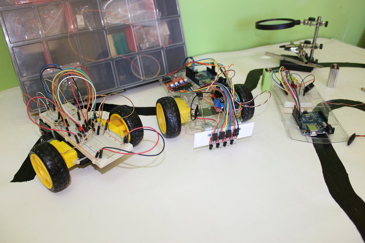 Codeweek: Алековци сътвориха роботи от стари играчки 