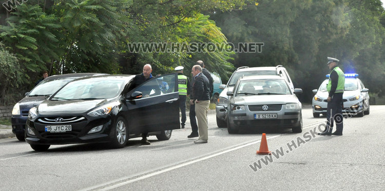 Верижна катастрофа на Кърджалийска: 3 коли се нанизаха една в друга