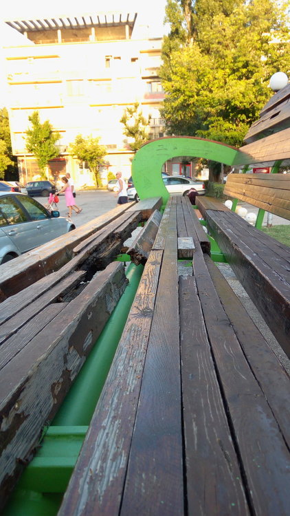 Вандали отново посегнаха на детски площадки в Димитровград