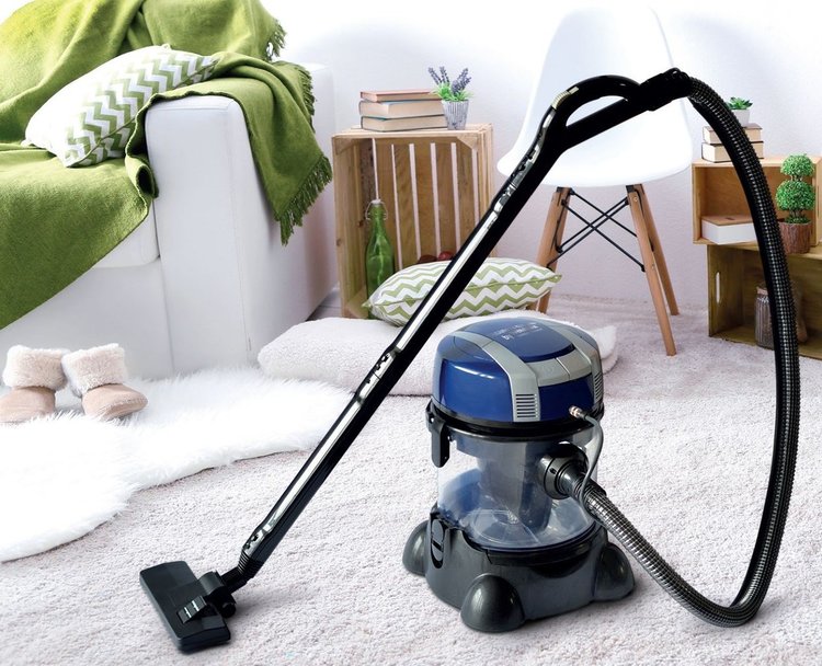 Прахосмукачка като тази струва 2900 лева, но ако спечелите от томбола, може да я имате за 1900 лв.