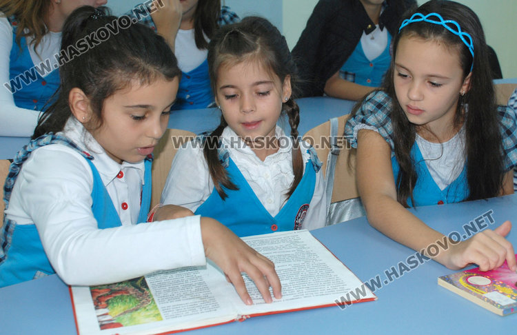 100 нови рицари на знанието положиха клетва в училище „Хр. Смирненски“