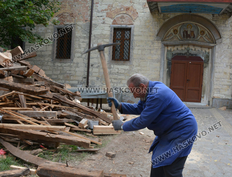 Църквата „Св.Богородица“ чака съгласуване за ремонта, като паметник на културата