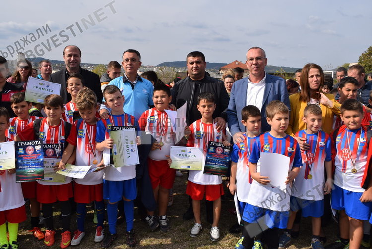 Двеста златни медала за децата на Кърджали, футболна фиеста на стадион „Горубсо”