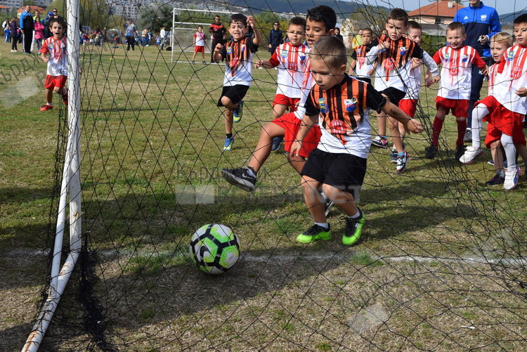 Двеста златни медала за децата на Кърджали, футболна фиеста на стадион „Горубсо”