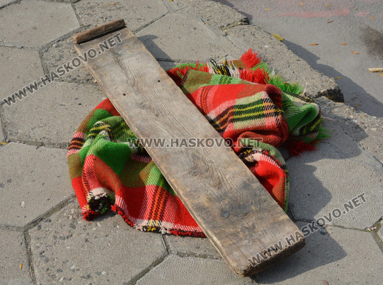 Роми с каруца се забиха в Тойота до Цигарената и офейкаха