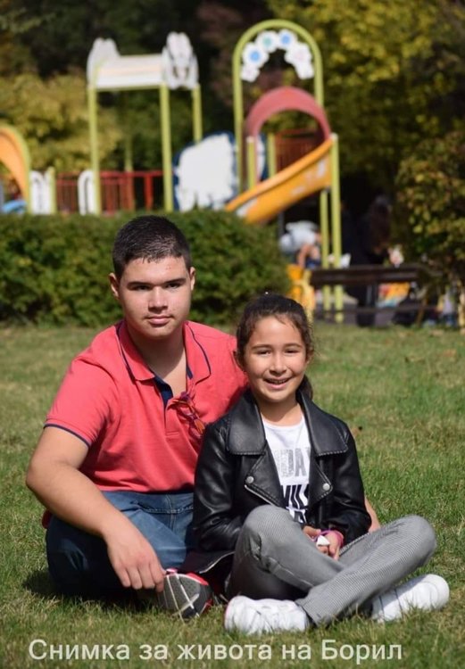 Стотици хасковлии с фотосесия за живота на Борил, снимките продължават и днес