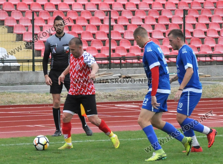 ФК „Хасково 1957“ надделя над „Левски“ (Карлово), сините с автогол