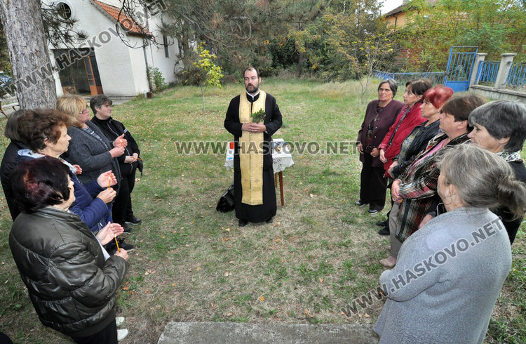 Тържествен водосвет за Света Петка във Войводово