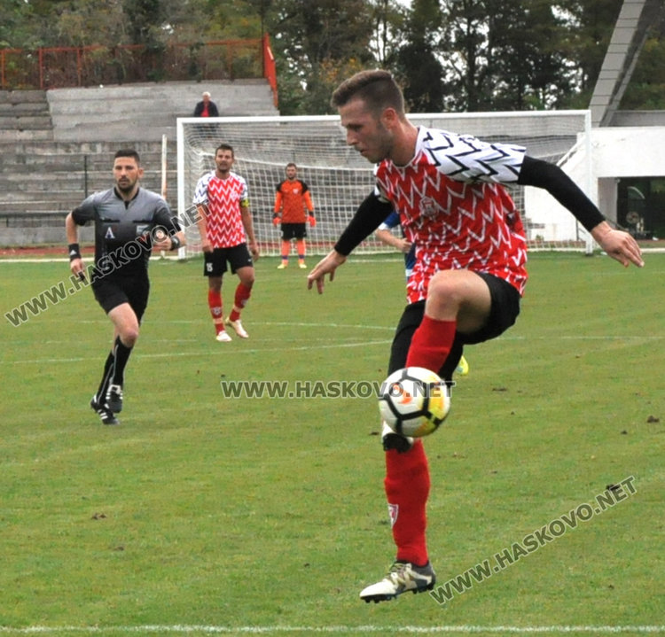 ФК „Хасково 1957“ надделя над „Левски“ (Карлово), сините с автогол