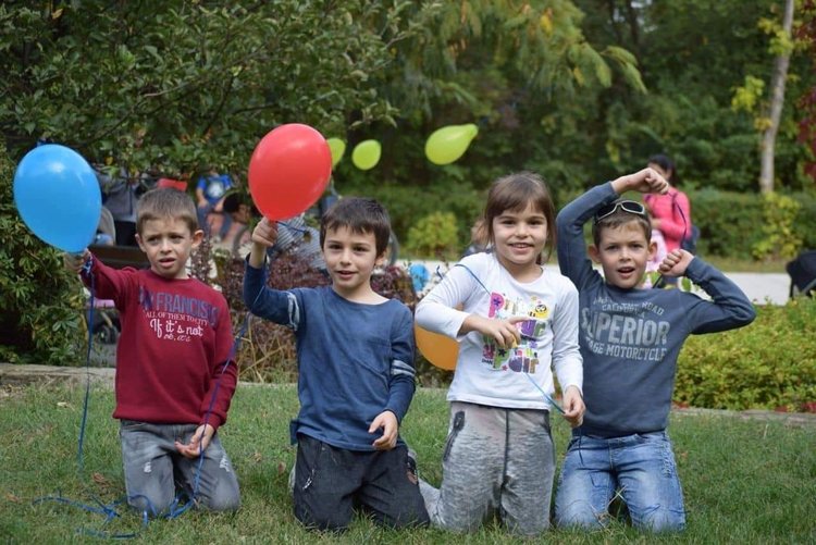 Стотици хасковлии с фотосесия за живота на Борил, снимките продължават и днес