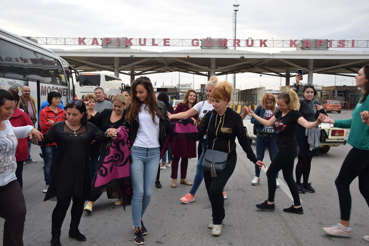 Кръшни хора заиграха наши туристи на „Капъкуле“