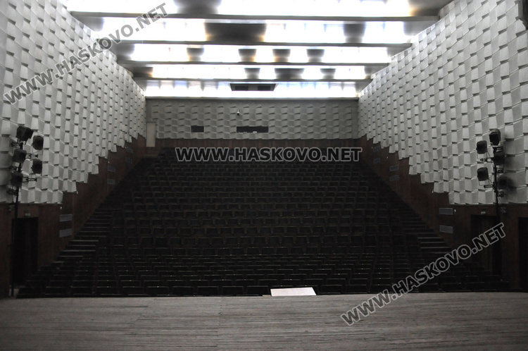 Голямата зала в “Заря” вече е климатизирана, днес тестваха отоплението 