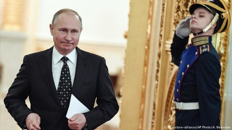 Путин в необичайна за него роля