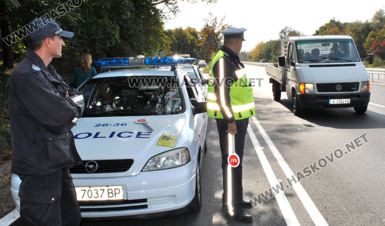 39 нарушения за ден при полицейските проверки на камиони и автобуси