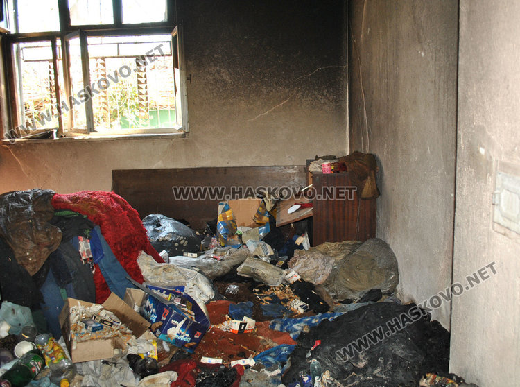 Възрастно семейство изгоря в къщата си пред погледа на сина им 