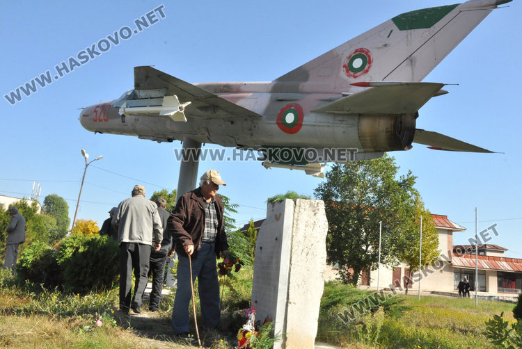 Летци от Узунджово отбелязаха Денят на ВВС и почетоха първия дипломиран бг.авиатор