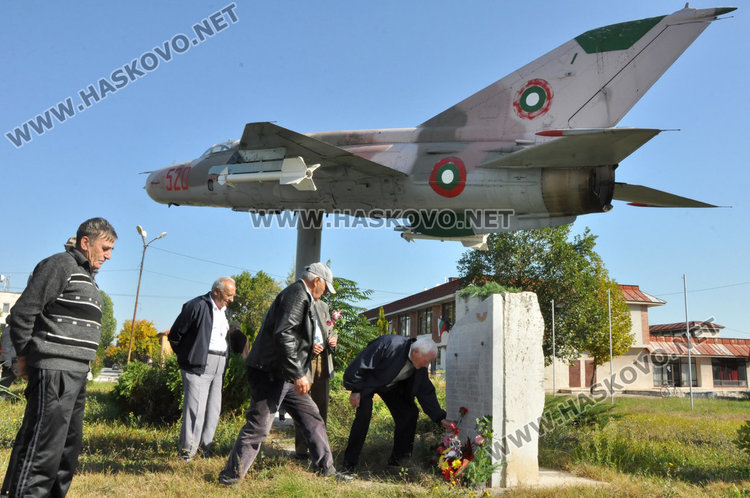 Летци от Узунджово отбелязаха Денят на ВВС и почетоха първия дипломиран бг.авиатор