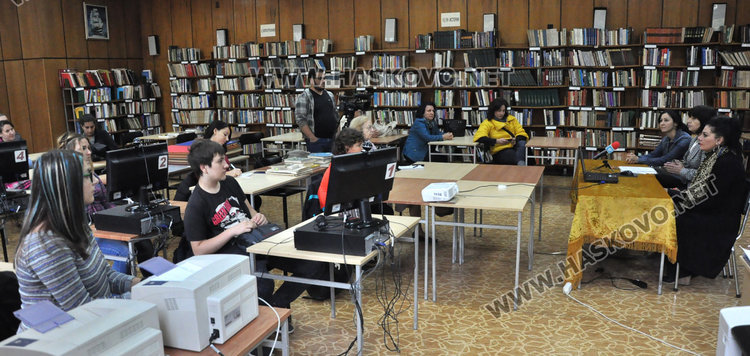 Тийнейджърите в Хасково със свое убежище сред книгите