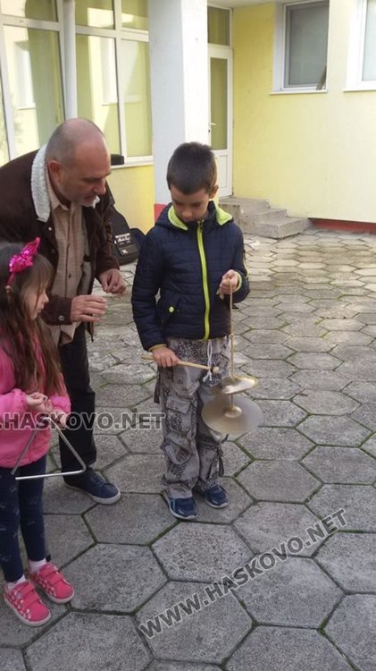  "В приказния свят на джаза" приключи с музикален урок в ДГ "Осми март"