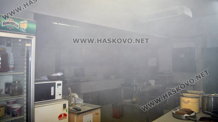 Пламнал абсорбер в ресторант „Замъка“ вдигна пожарната на крак