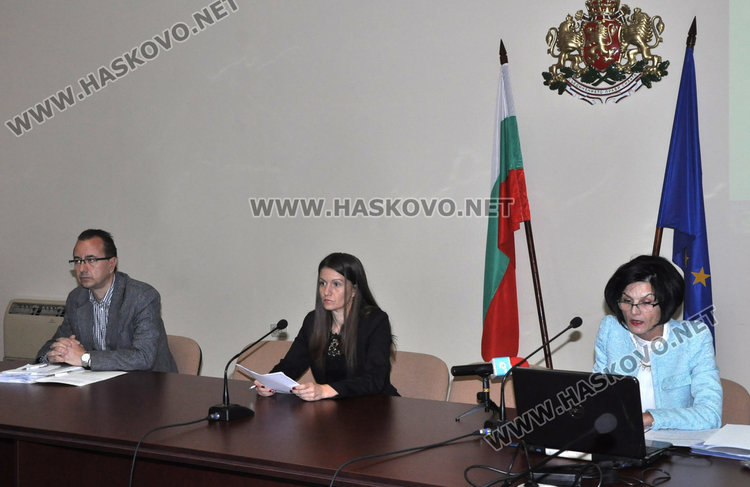 В следващите 3 години хасковските фирми ще търсят най-много машинни оператори, шивачки и строители