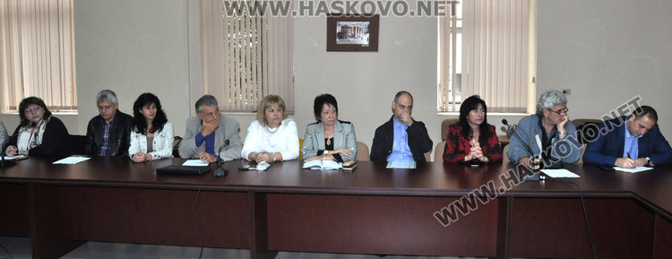 В следващите 3 години хасковските фирми ще търсят най-много машинни оператори, шивачки и строители