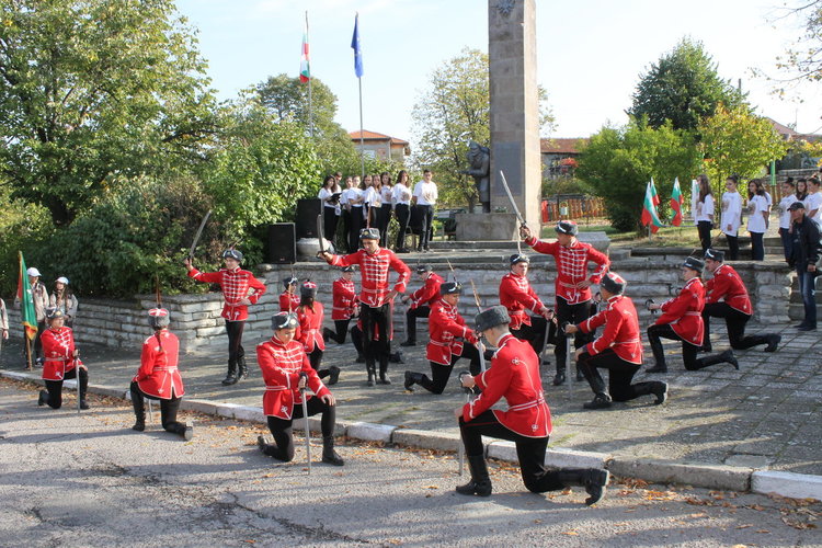 Родолюбивите ботевци се включиха в поход в чест на 100 години от  Първата световна война