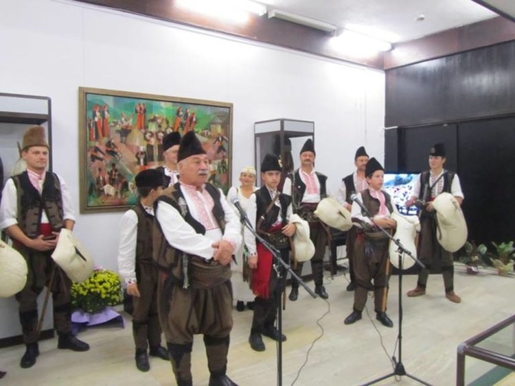 Кристална статуетка "Орфей и Родопа" за гайдаря, учителя, майстора на гайди бай Диньо